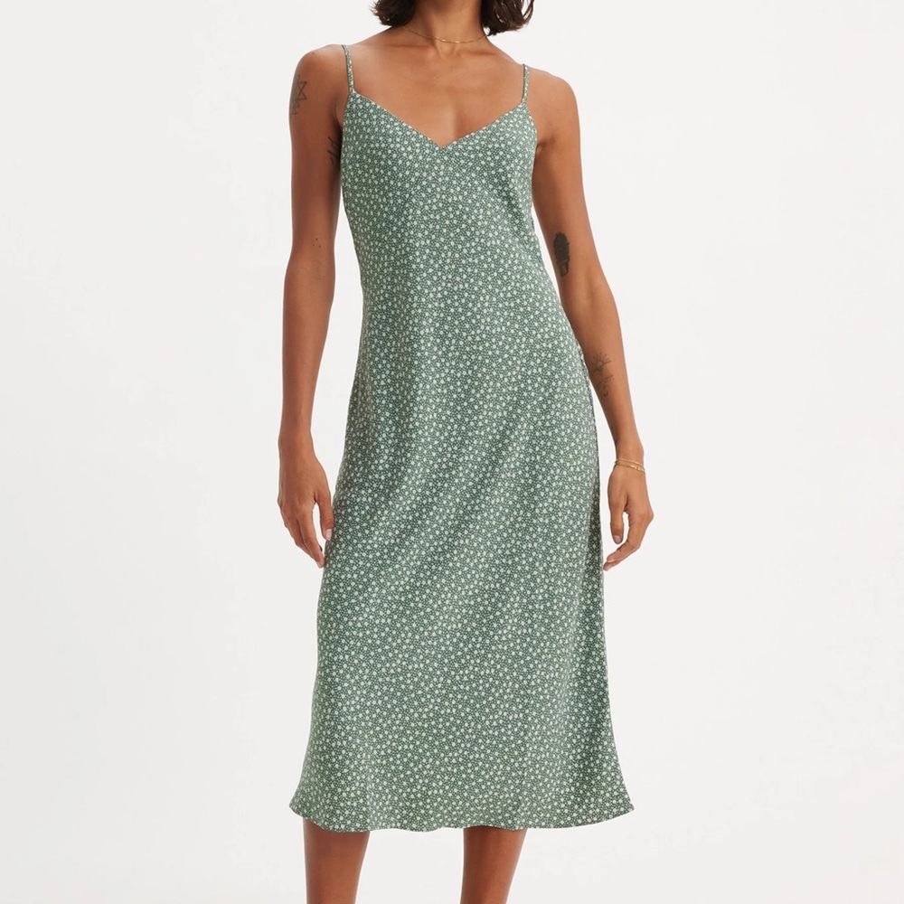IN SEARCH OF LEVI'S ELIA SLIP DRESS DISO
